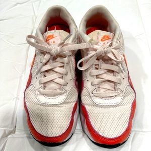 Women’s Nike air tennis shoes